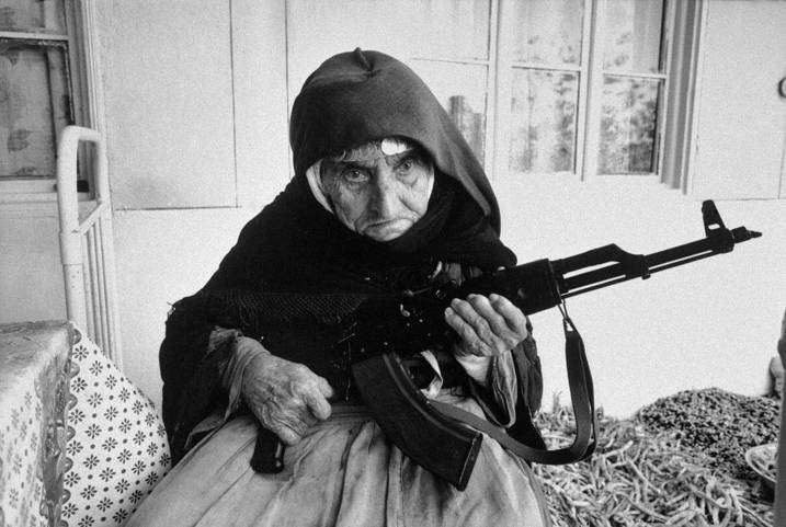 1990: an elderly Armenian woman defends her home.
